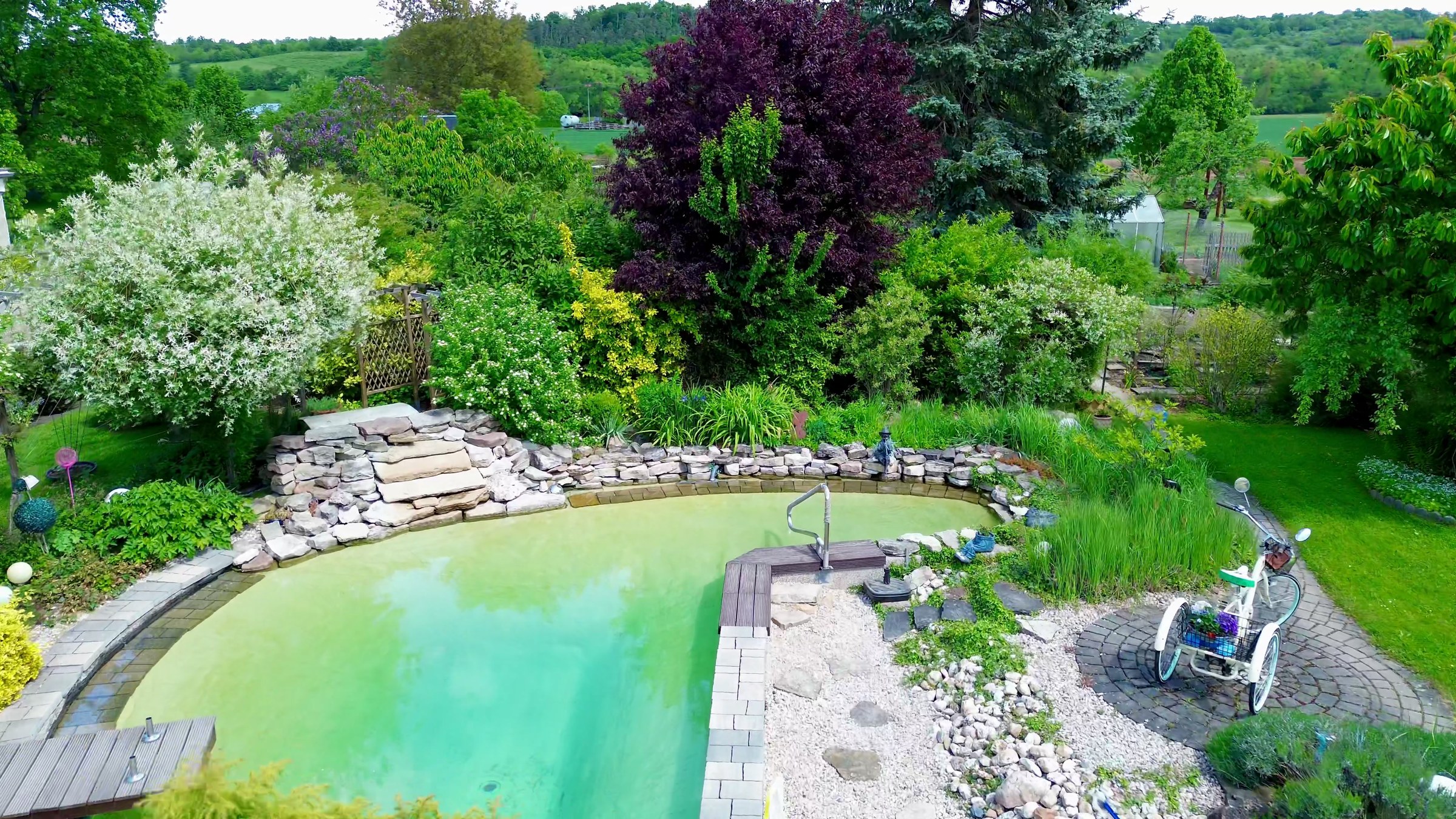 Badeteich im Garten